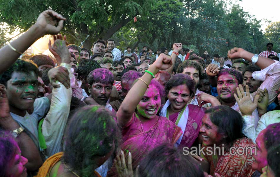 Kavita Pays homage to T martyrs at Gun Park - Sakshi3