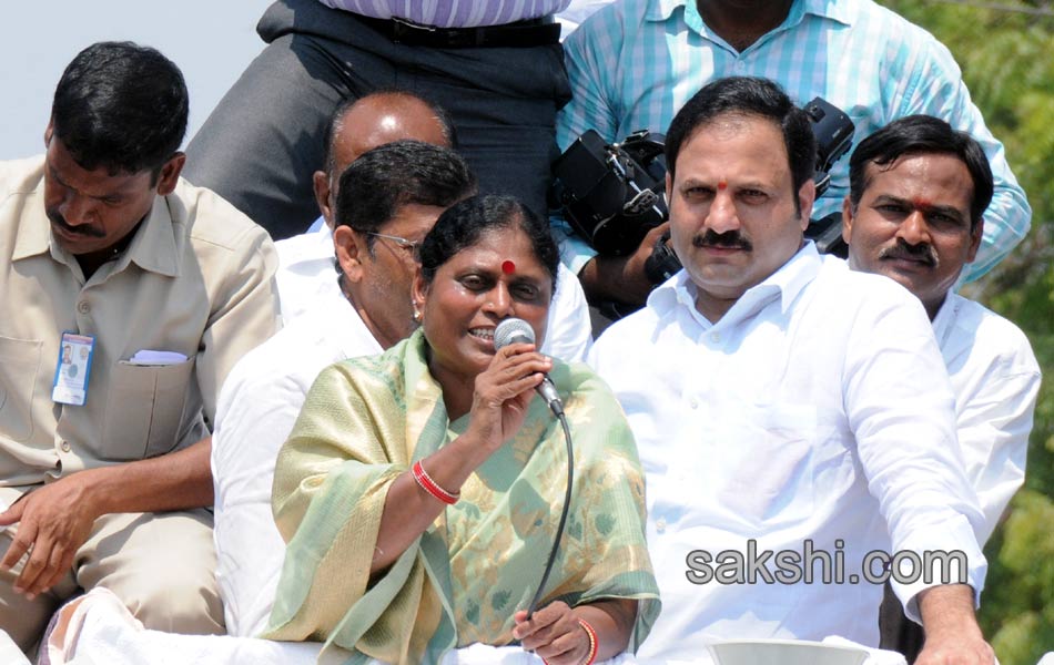 Vijayamma s Janpatham at Kurnool - Sakshi6