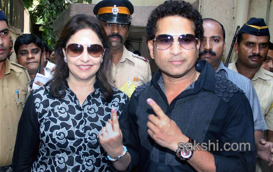 Celebrities turn up big time to vote - Sakshi2