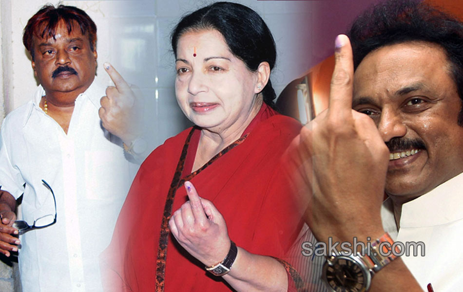 Celebrities turn up big time to vote - Sakshi7