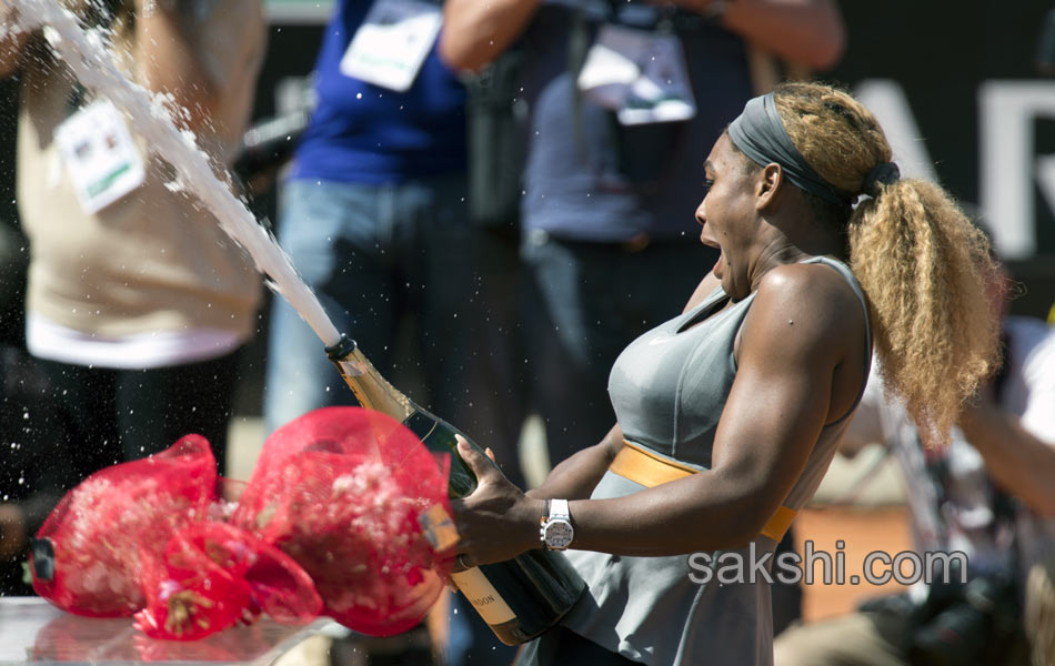 Serena wins italy tennis open11
