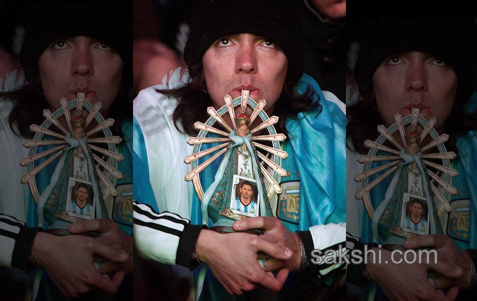 Fans of FIFA 2014 - Sakshi3