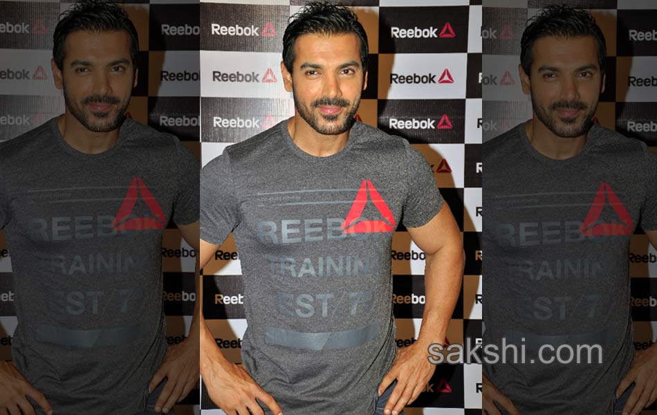 john abraham inaugurated reebok showroom5