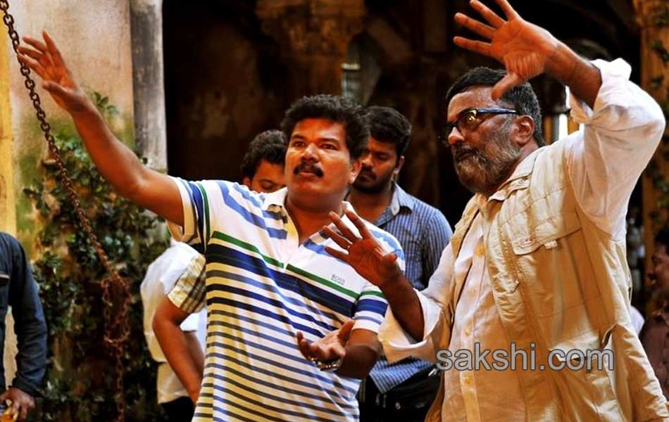 vikram manoharudu movie working stills20