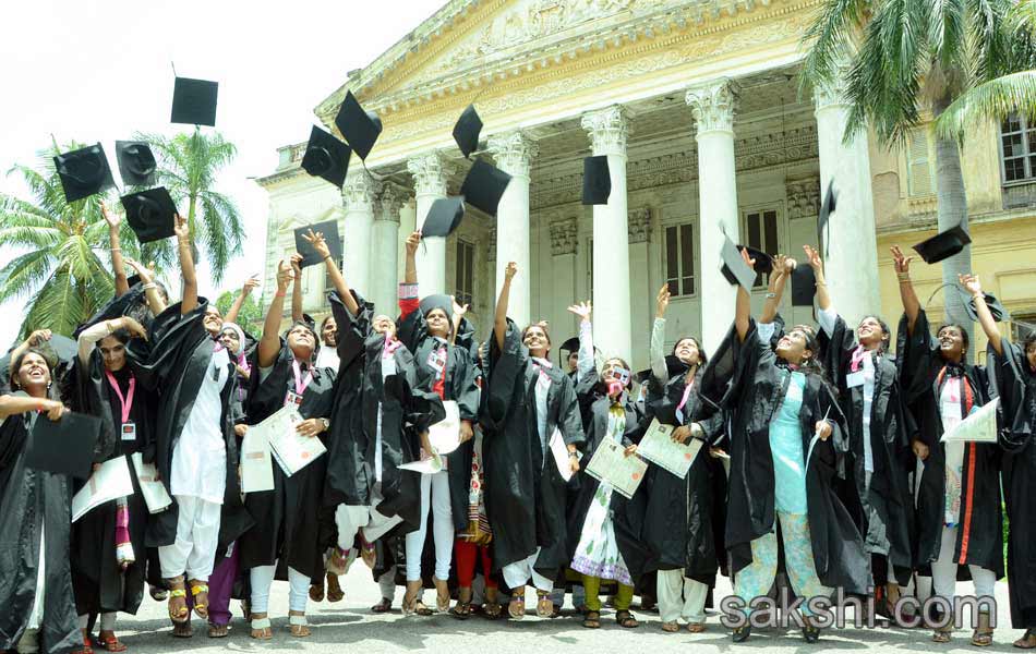 Srinidhi Institute of Science and Technology convocations in madhapur10