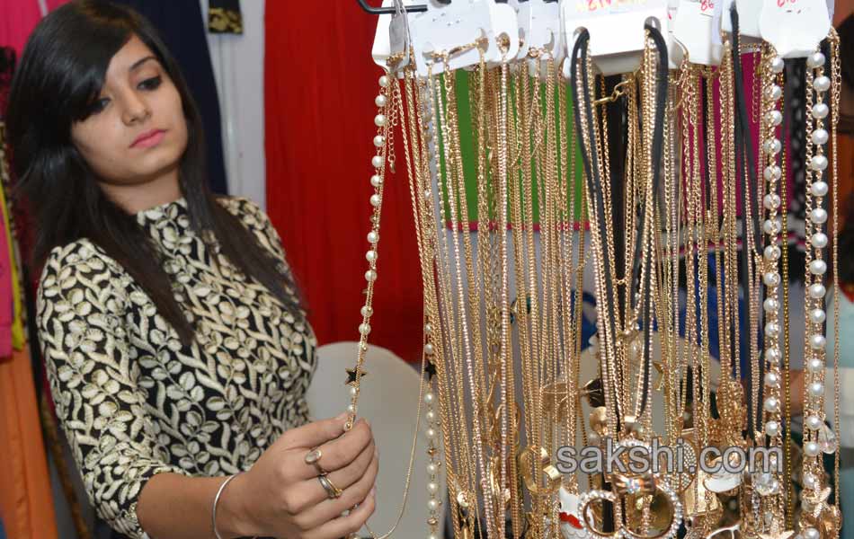 fashion life style - Sakshi1