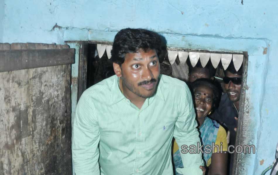 Y S jagan mohan reddy to tour cyclone affected areas - Sakshi3