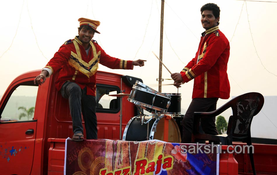 Vundile Manchi Kalam Mundu Munduna Movie Stills6