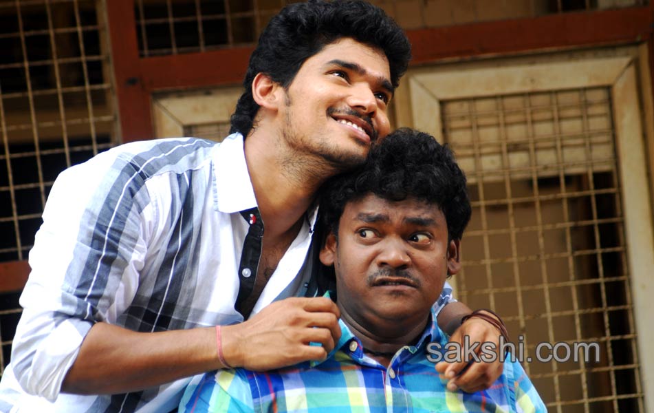 Vundile Manchi Kalam Mundu Munduna Movie Stills14