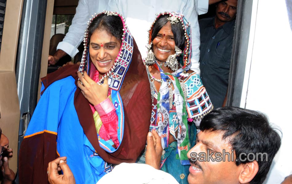 second day of ys sharmila paramarsha yatra12