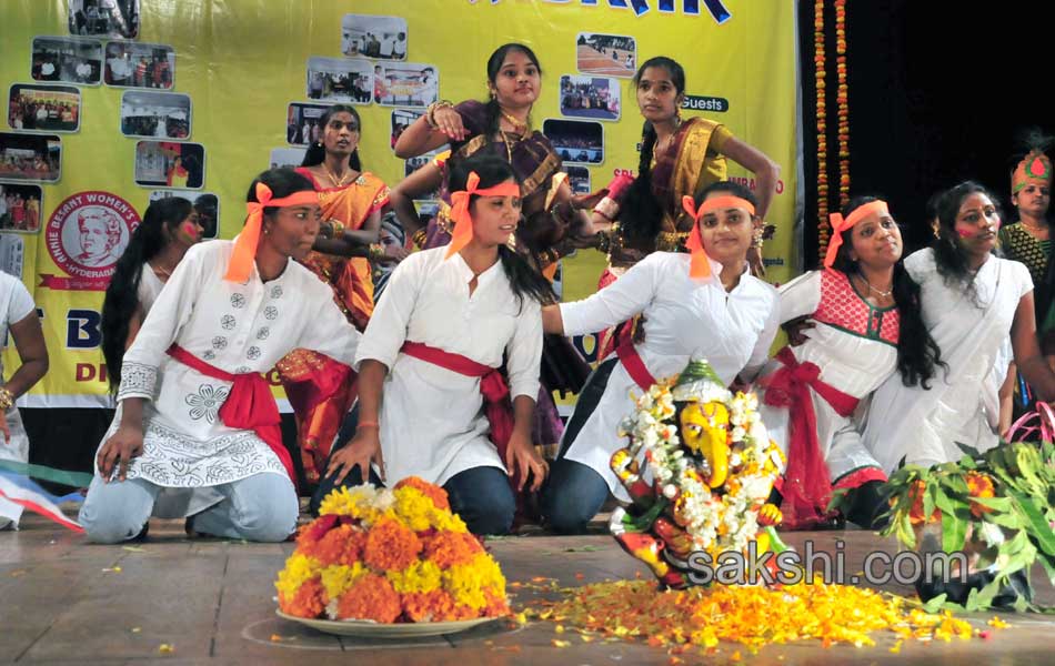 annie besant students celebration2
