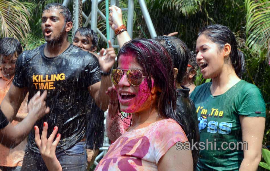 holi celebration in hyderabad6