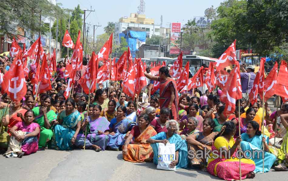 andhra pradesh angawadi teachers were arrested - Sakshi18