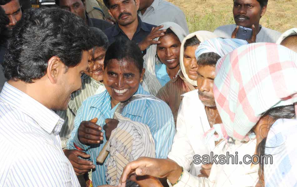 YS Jagan mohan reddy goes to prakasham barrage - Sakshi26
