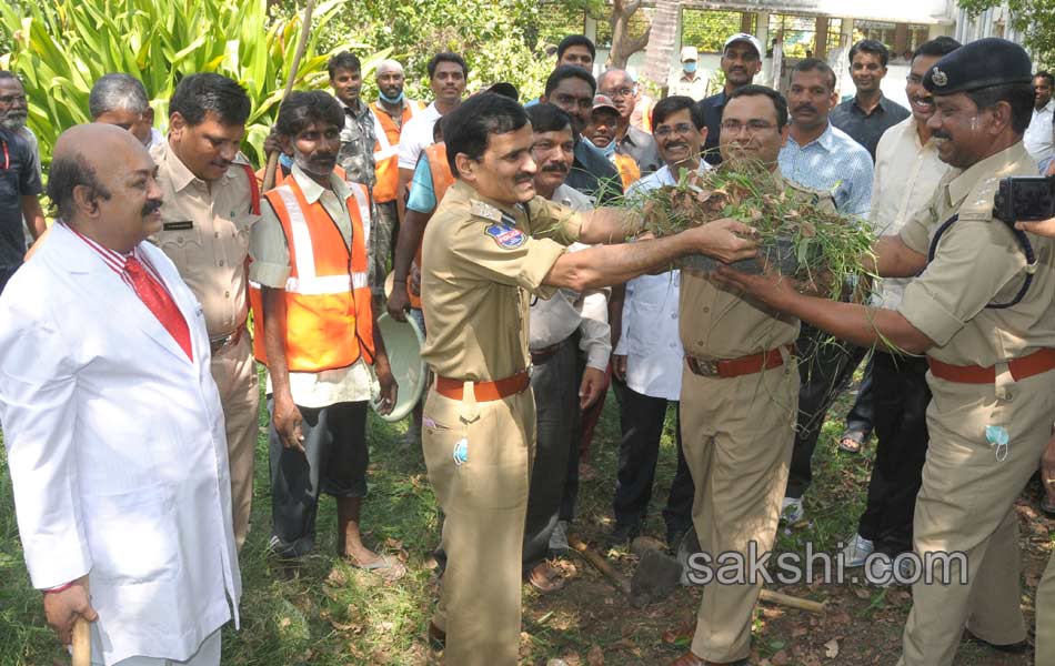 DIG and S P Participated in Swachh Bharat2