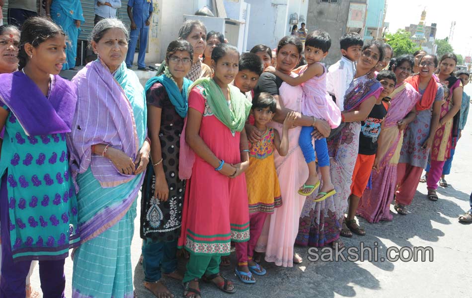 YS jagan mohan reddy tour in ananthapuram - Sakshi13