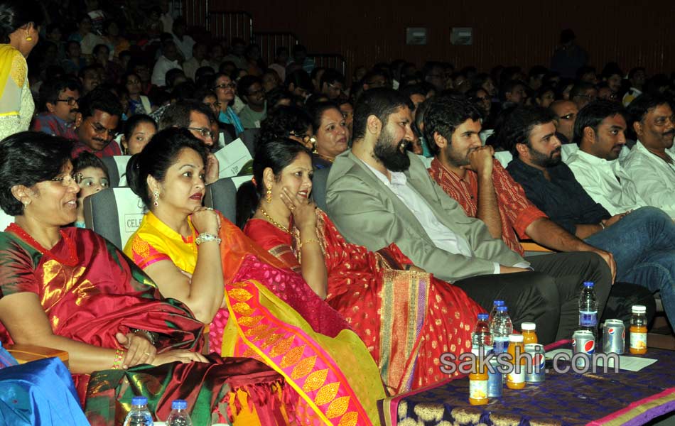 grand wave celebrations in dubai3