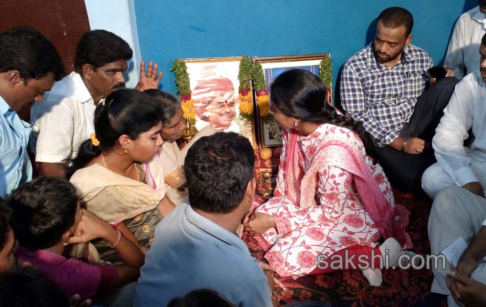 ys sharmila paramarsha yatra in Nalgonda1