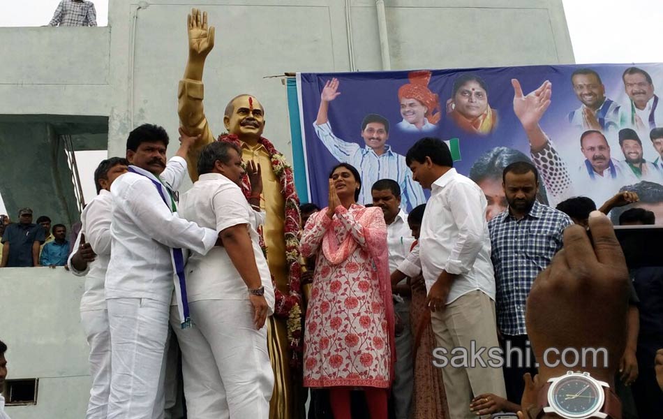 ys sharmila paramarsha yatra in Nalgonda2
