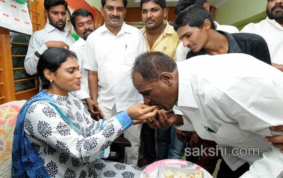 YS Sharmila paramarsha yatra 3rd Day18
