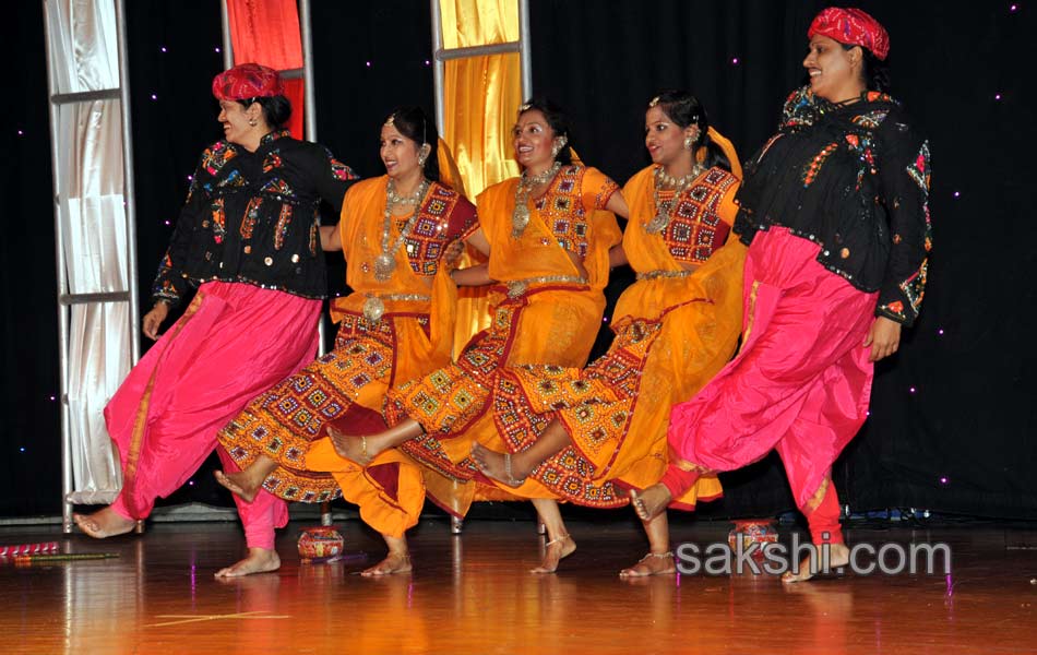grand wave celebrations in dubai17
