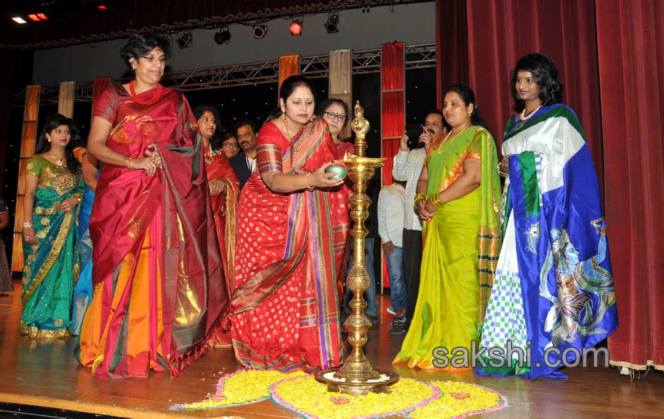 grand wave celebrations in dubai1