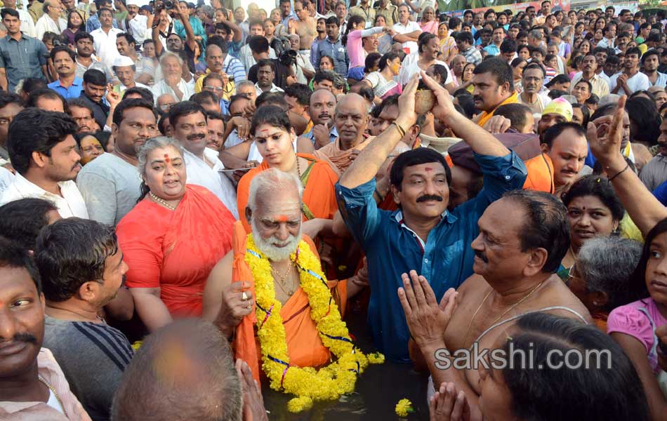 godavari pushkaralu 2015 in Narsapur - Sakshi9