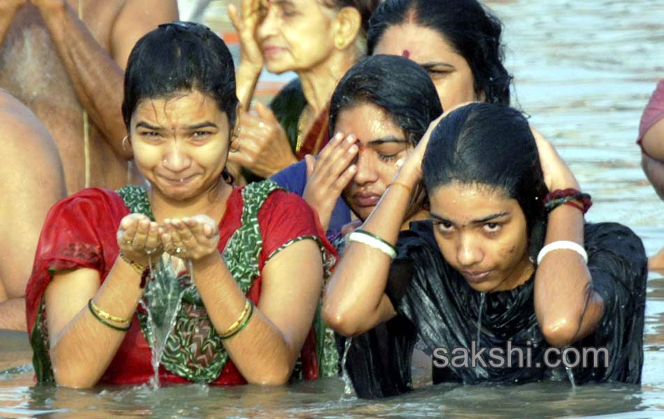 godavari pushkaralu 2015 in Telangana Day2 - Sakshi16