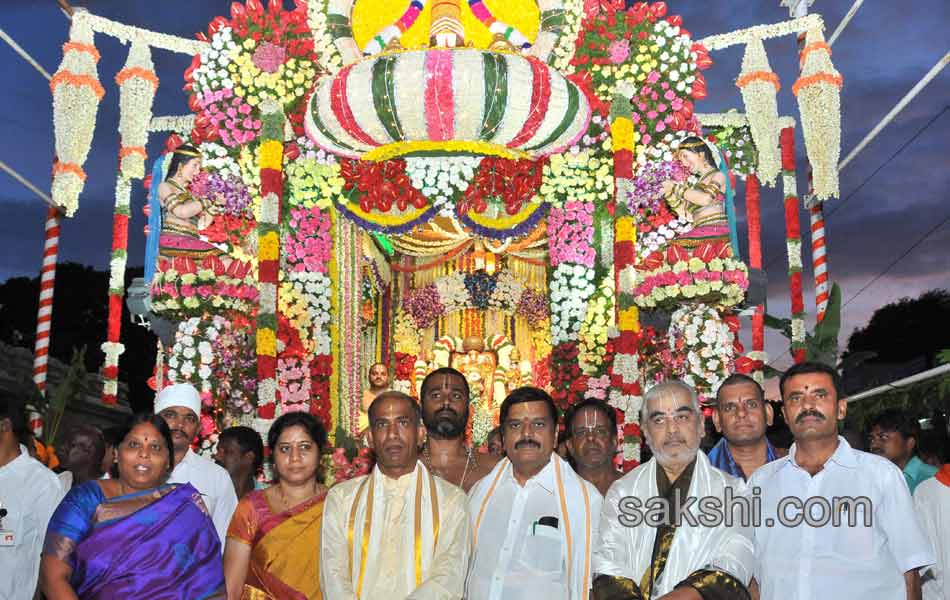 Pushkara Pallaki lo Purushothamadu3