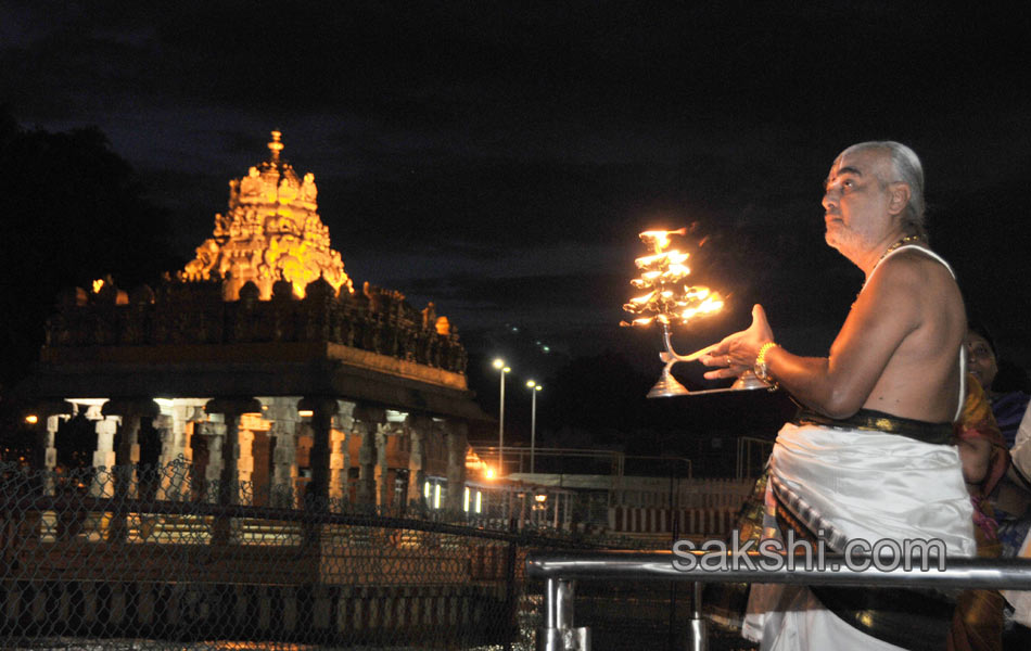 Pushkara Pallaki lo Purushothamadu4