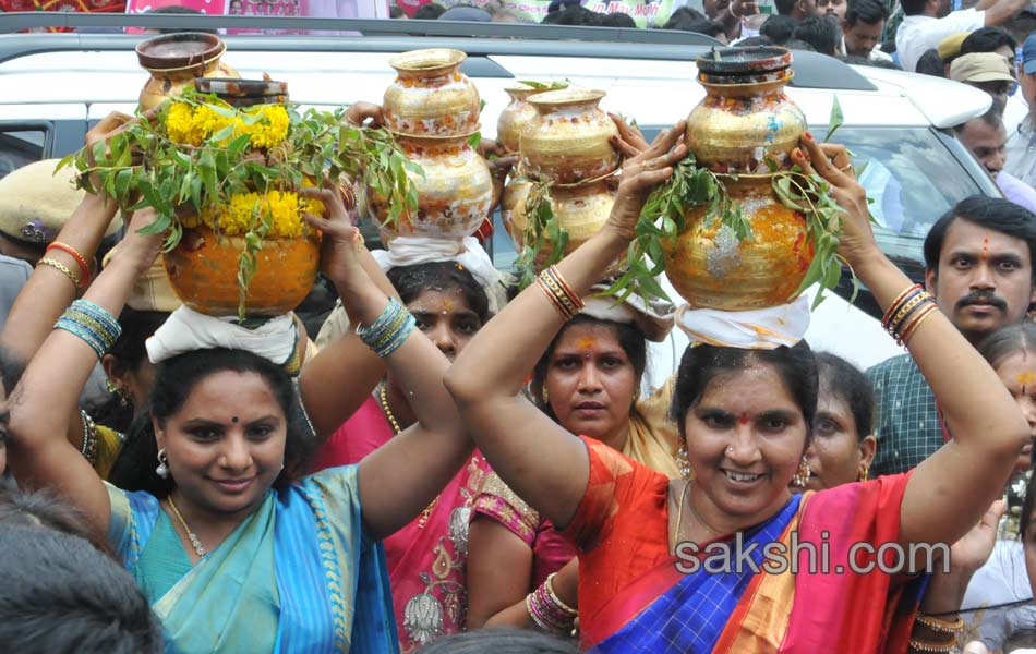 Ujjaini Mahankali Bonalu Jatara in Secunderabad20