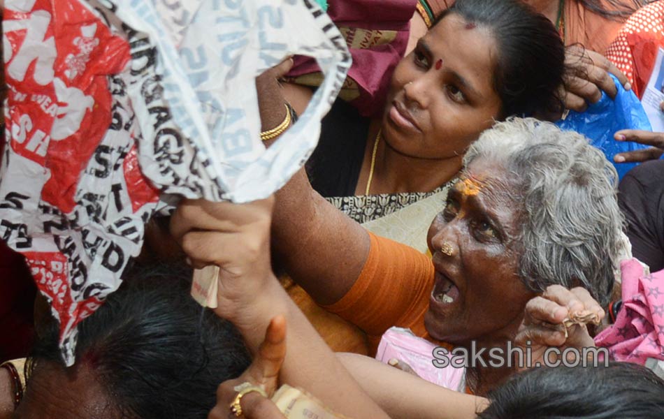 public struggling for onions9