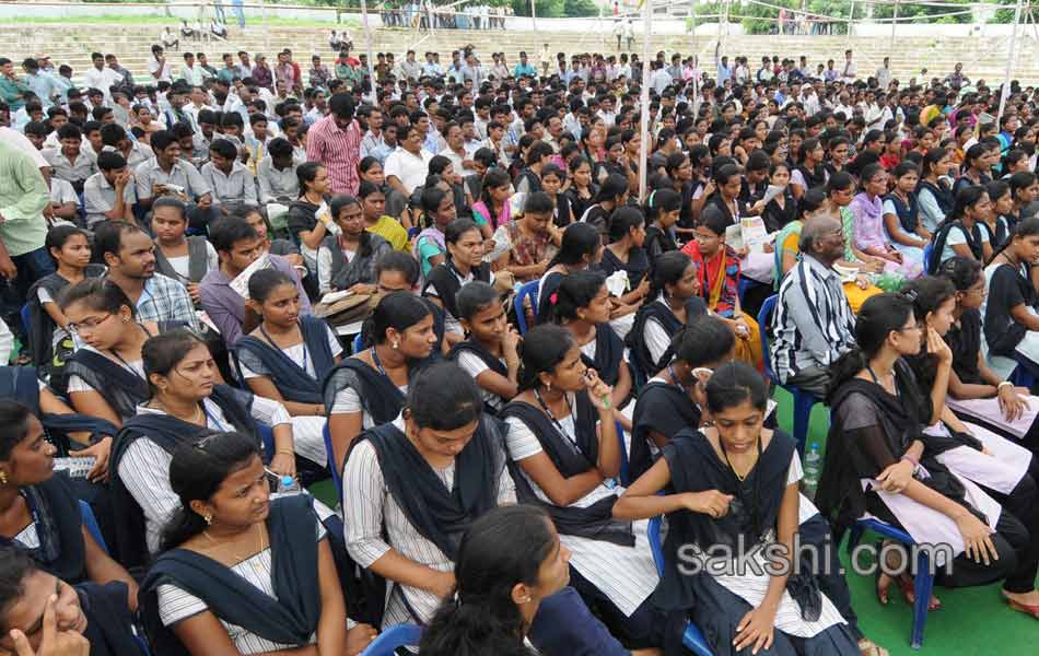 ys jagan mohan reddy speech in yuva bheri9