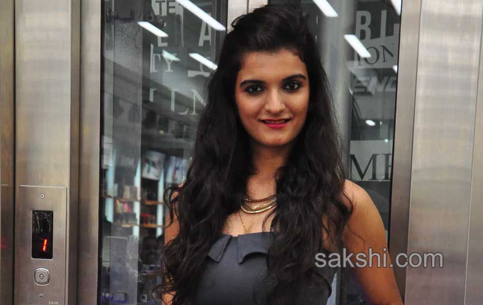 Misses Gujarati3