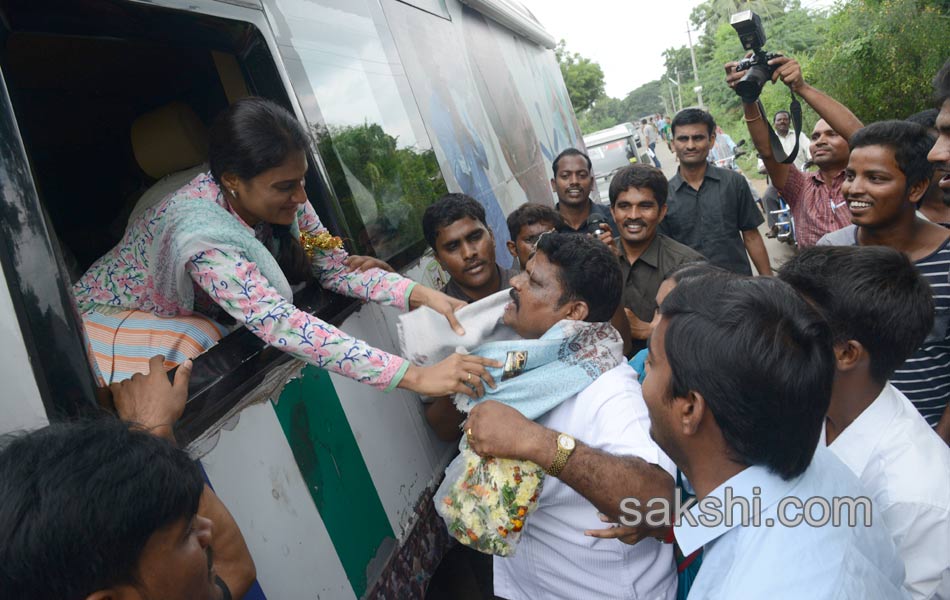 YS Sharmila Paramarsha Yatra in KareemNagar District Day 210