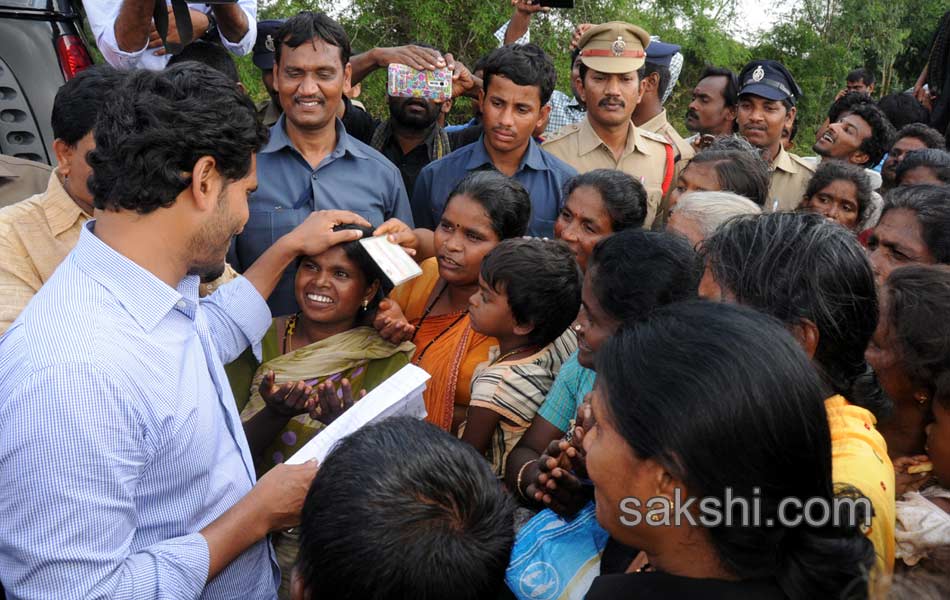 YS jagan tourn in Nellore district - Sakshi23