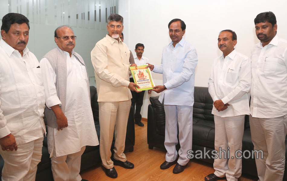 KCR And Chandrababu Bond Over Fish Curry And An Invite - Sakshi6