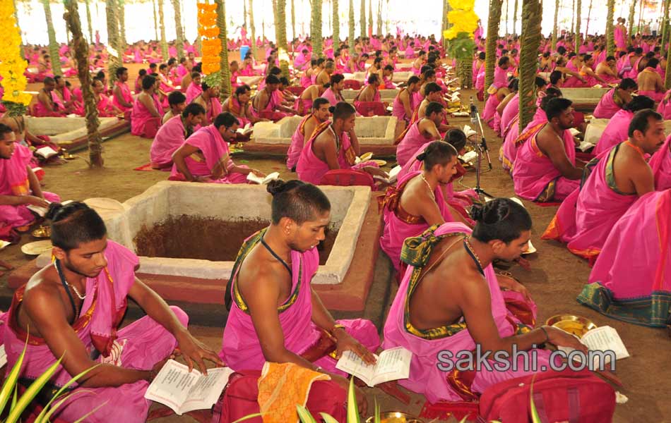 kcr ayutha hcndiyagam - Sakshi4