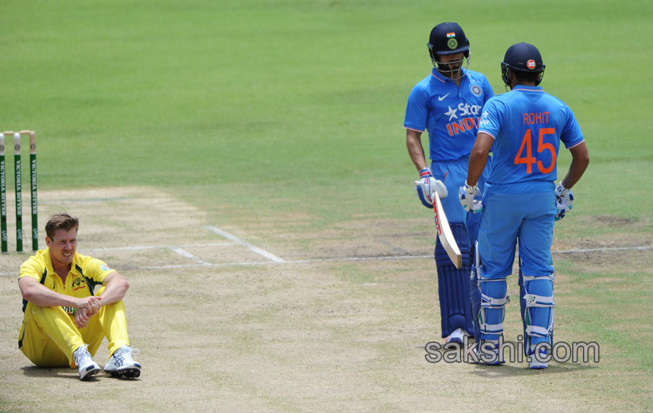 Australia beat India by five wickets in first ODI at Perth22