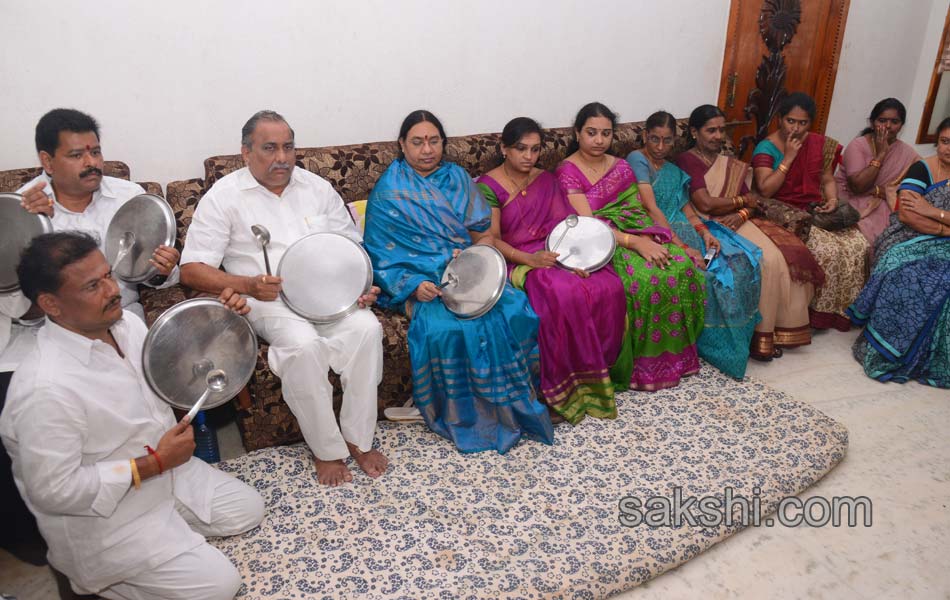 indefinite hunger strike in mudragada padmanabham - Sakshi1