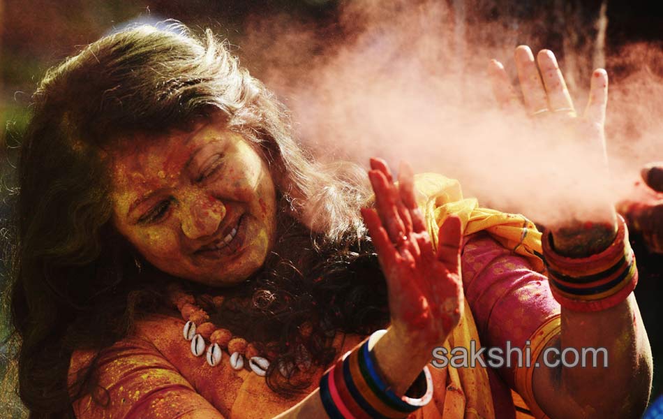 Holi celebrations11