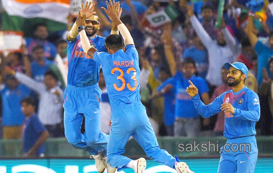 India beat Australia by six wickets in Mohali reach semis18