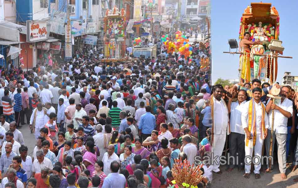 Thousands Witness Chennakesava Rathotsavam24