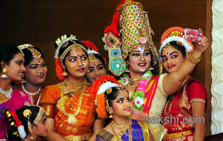 best photos in sakshi35