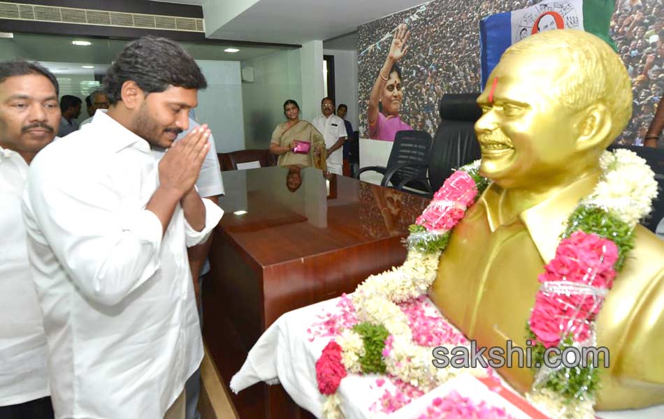 ys jagan announce vijaya saireddy name for rajyasabha candidate - Sakshi6
