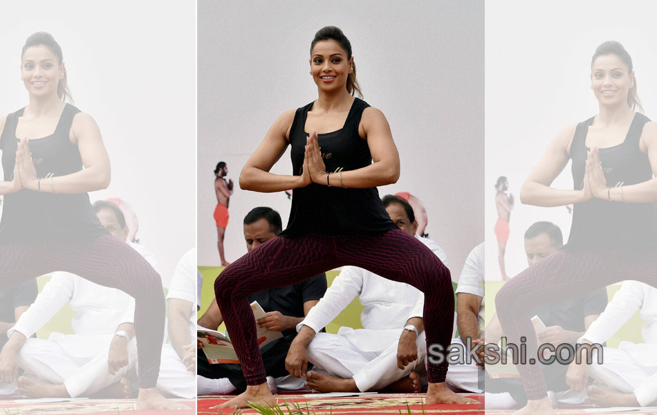 International Yoga Day 2016 - Sakshi7