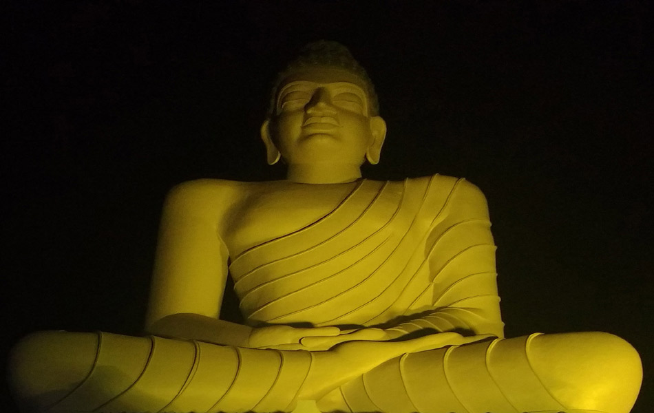 Dhyana buddha shining in seven colours1