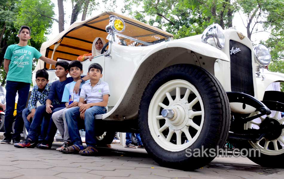 vintage show in lumbini park14