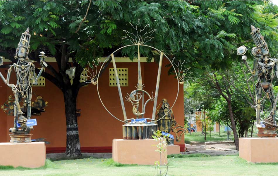 un used iron creates statues3