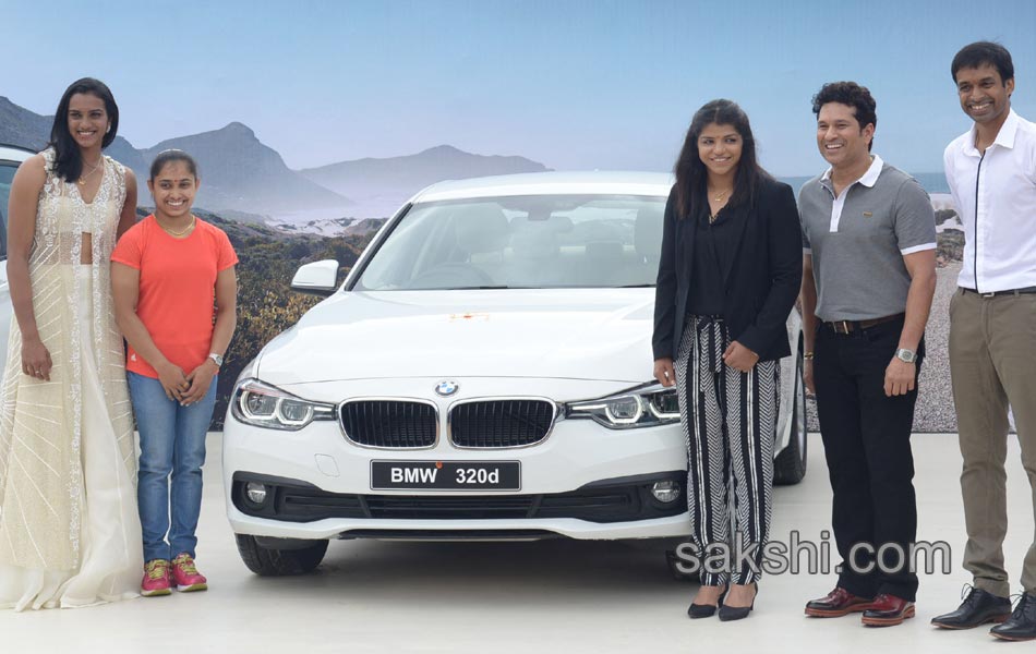 PV Sindhu Sakshi Malik Dipa Karmakar receive BMW cars Sachin Tendulkar lauds tr o1